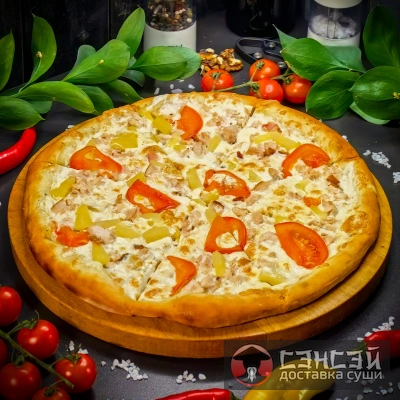 Пицца курица с ананасами